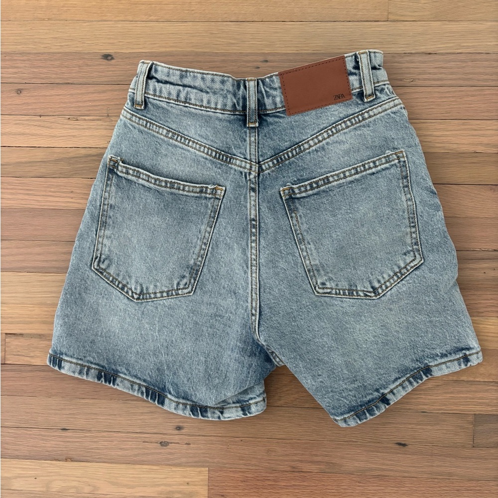 Zara Shorts - Picture 2 of 3